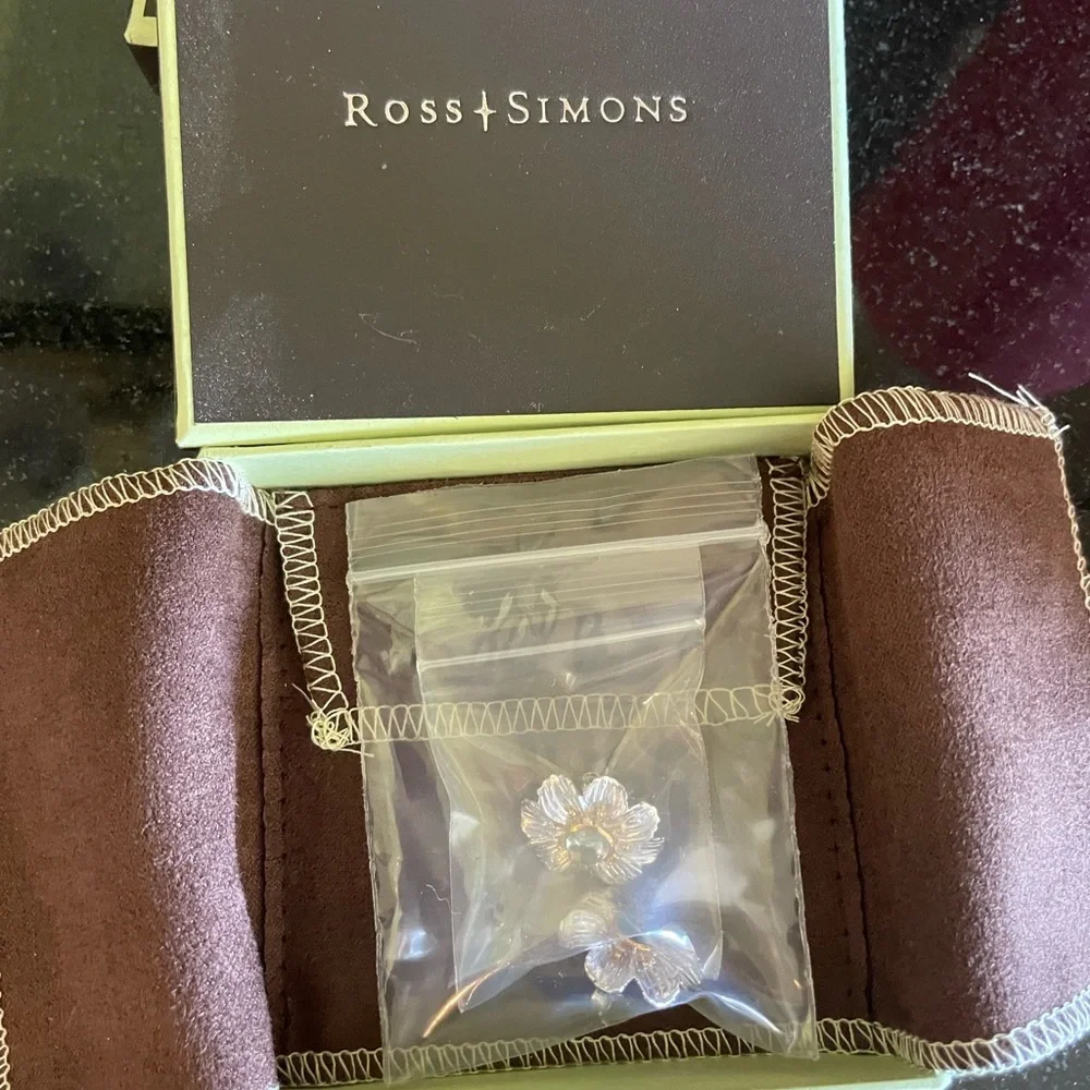 🌸New🌸Original Packaging! Ross-Simons Silver & Gold Intricate Flower Earrings🌸 - Picture 4 of 6